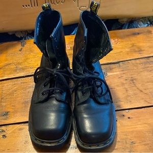 Dr.Martens Airwair Bouncing Sole Mens Size 5   Womens 7.5 Like New